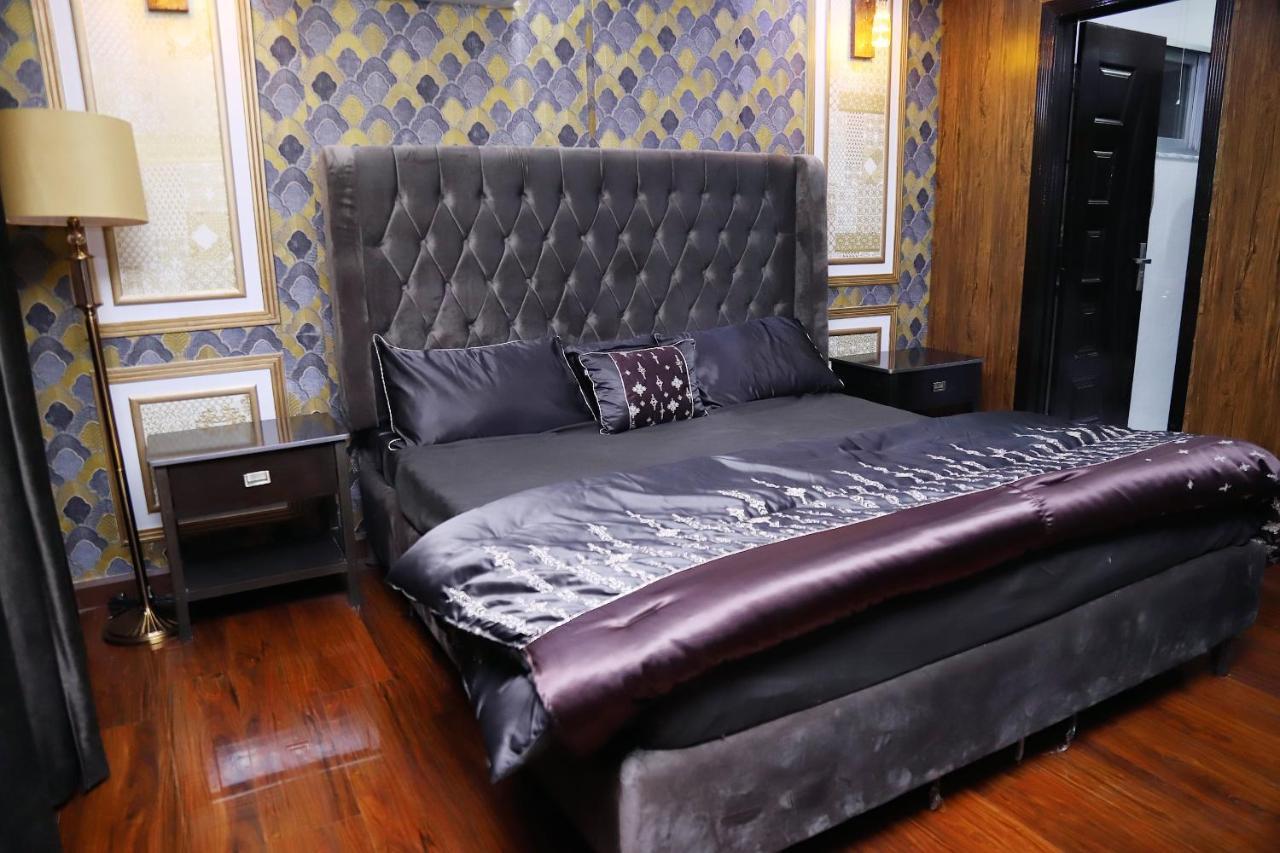 Adara Suites Lahore Ngoại thất bức ảnh