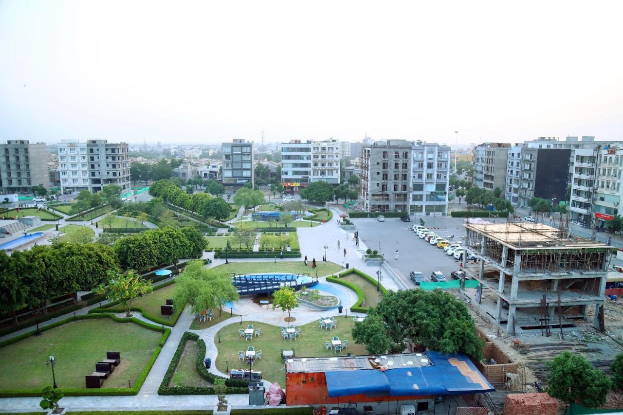 Adara Suites Lahore Ngoại thất bức ảnh