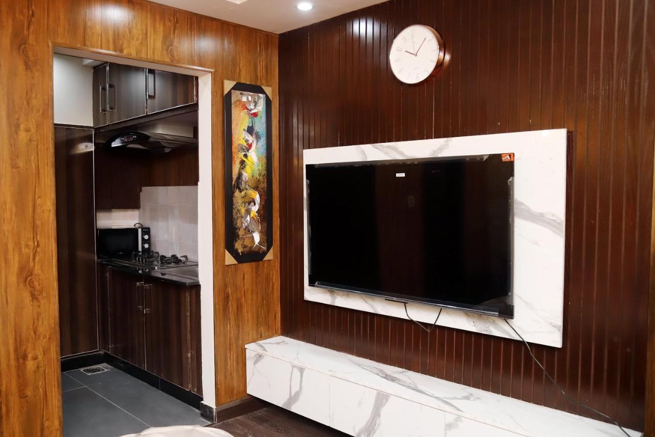 Adara Suites Lahore Ngoại thất bức ảnh